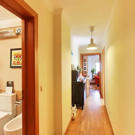 Charming Ideally Located In Apartman *