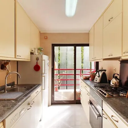 Charming Ideally Located In Lisboa